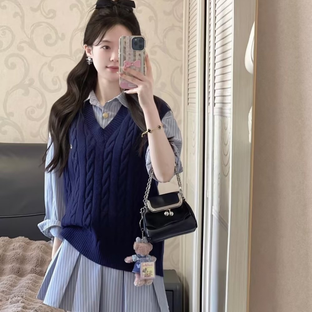 迪士尼穿搭毛衣服朱迪兔子警官百褶裙套装成人秋冬季圣诞节学院风