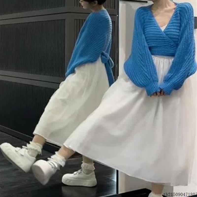 早秋韩系上衣氛围感穿搭白色连衣裙子女高端内搭长裙蓝色毛衣套装