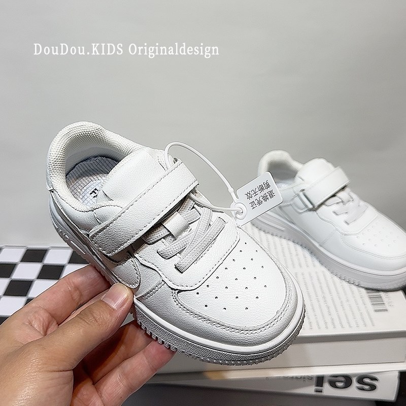 儿童小白鞋2025春季新款真皮女童板鞋软底百搭学生鞋子男童运动鞋