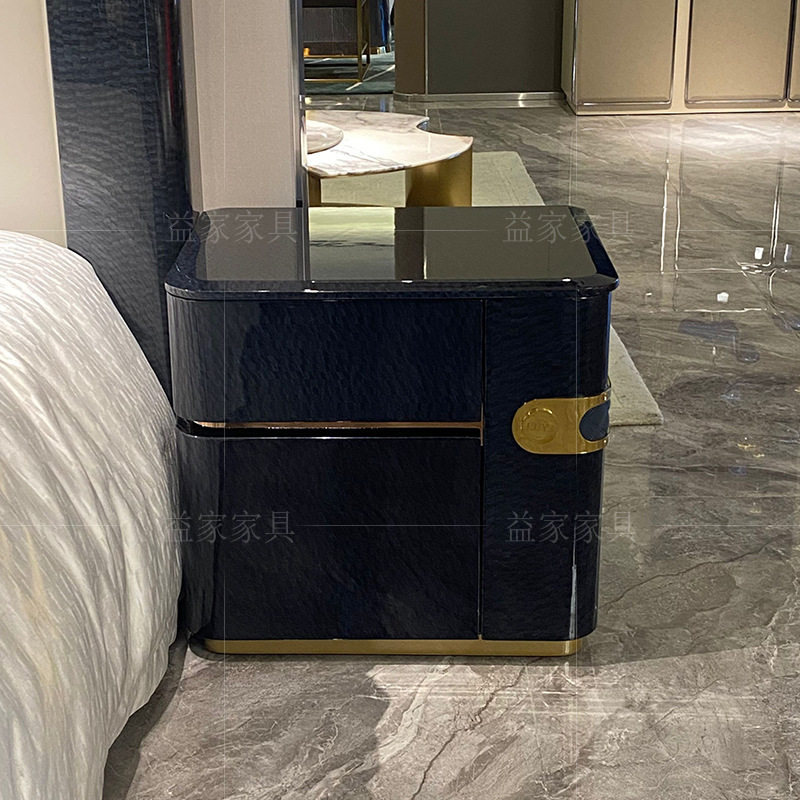 蓝珍珠烤漆木纹意式轻奢床头