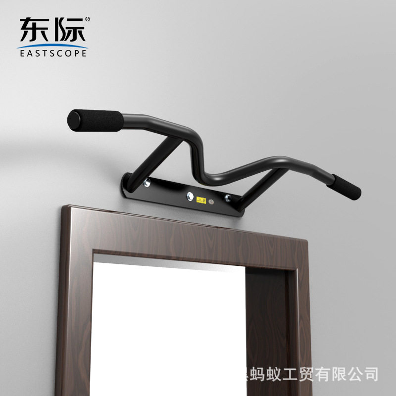 门上安装囚徒款引体向上单杠