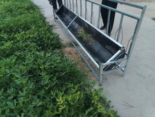 定位栏式羊食槽围栏羊料槽加厚胶皮翻转羊颈夹羊槽预防羊打架抢食