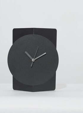 风极简约诧寂现代黑色金属哑光磨砂质感几何装饰T闹钟座钟摆件个