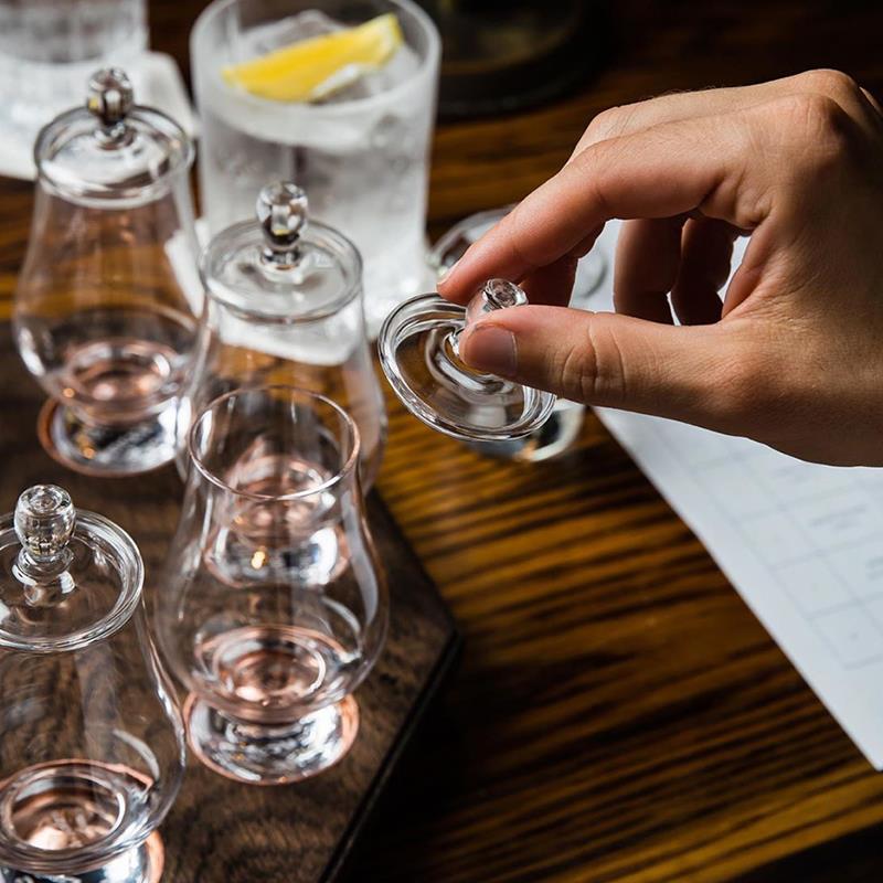 水晶玻璃闻香威士忌品鉴杯ISO专业试酒杯酒吧郁金香甜酒杯带盖子