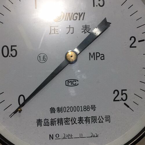 青岛新精密Y200 Y250表盘压力表 水压表 气压表