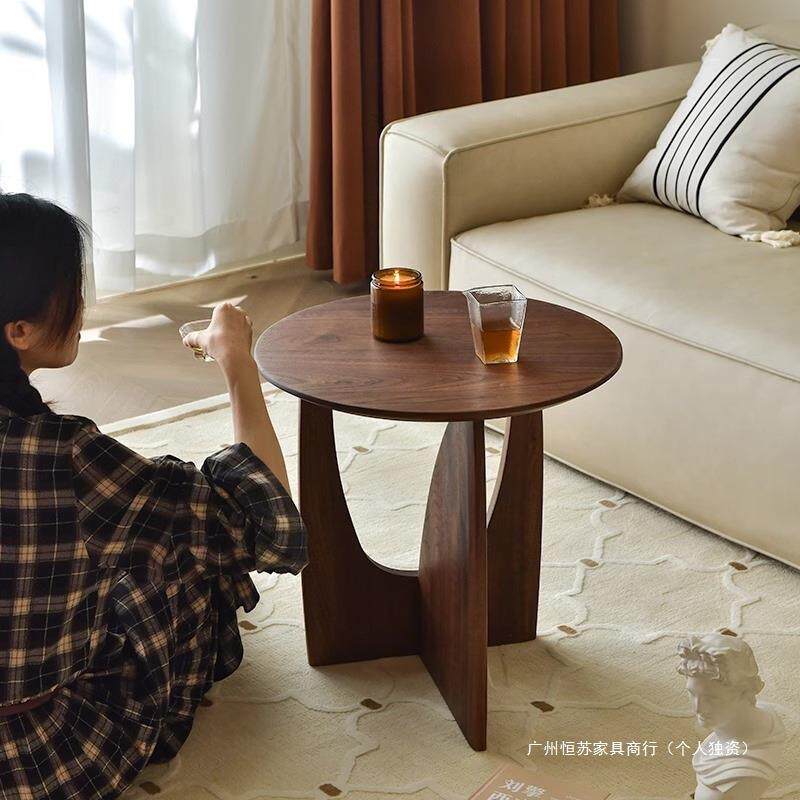 北欧全实木茶几沙发边几小户型客厅家用阳台桌子黑胡桃色圆形角几