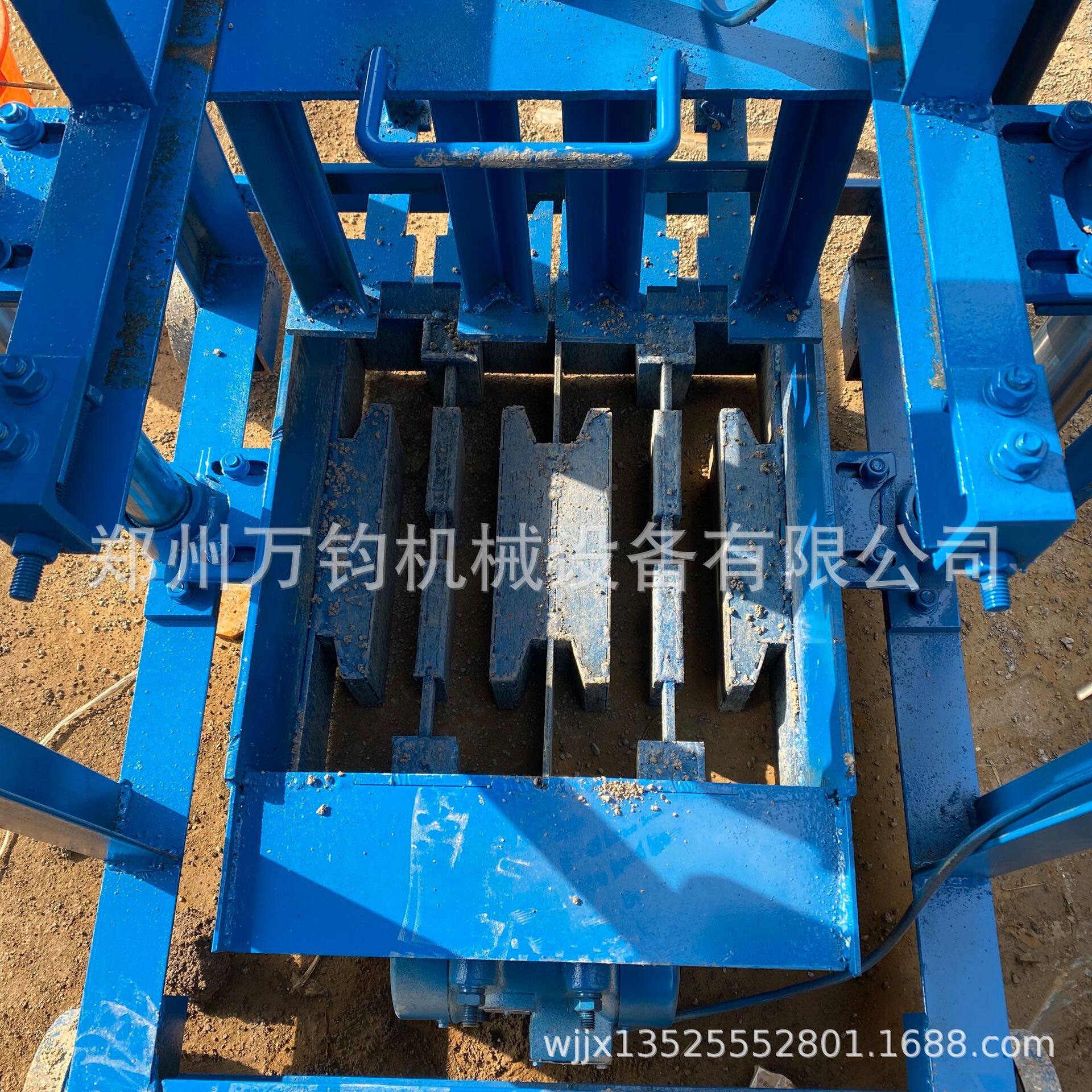 新款创业家用免烧水泥砖机 小型移动式空心砖机 黏土砖机面包砖机
