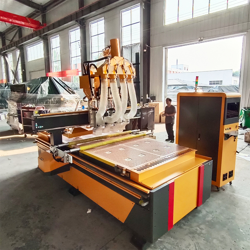 鲁雕数控开料机器6KW风冷主轴 雷塞伺服电机驱动开料机