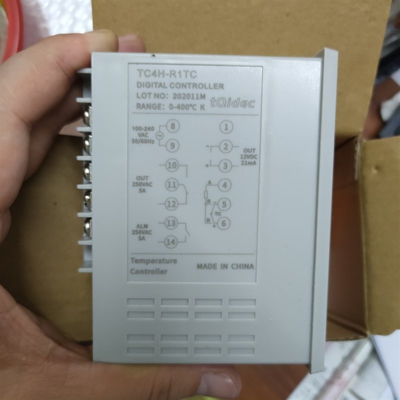 台泉 48款96智能数显温度控制仪温控表 TC4H-R1TC(K型继电器SSR