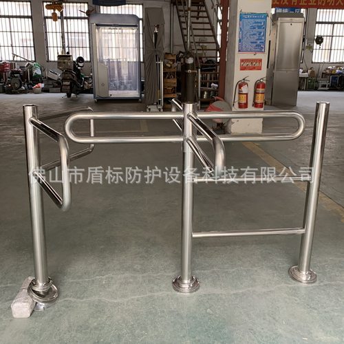盾标防护单向十字转闸源头厂家生产不锈钢出入口设备景区车站辊匝