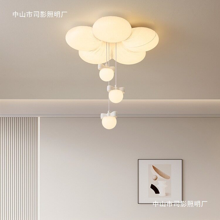 奶油风法式简约主卧吸顶灯