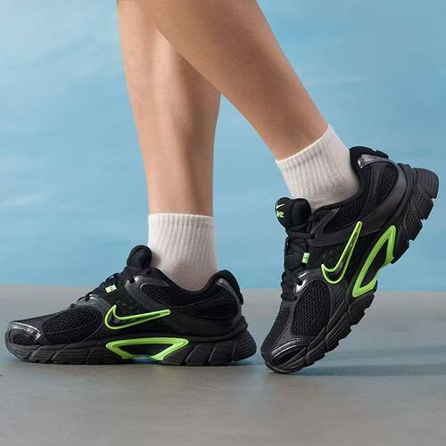 Nike V5 RNR 黑绿色透气缓震耐磨时尚舒适百搭跑步鞋 HJ5228-005