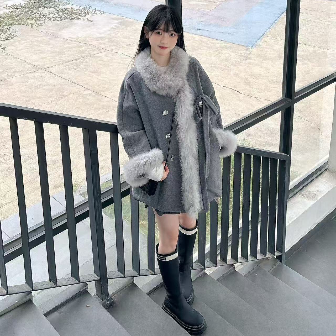 留洋富家千金毛呢外套女