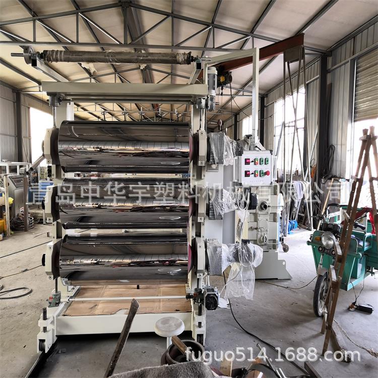 HDPE防滑板设备  HDPE道路施工防滑板设备