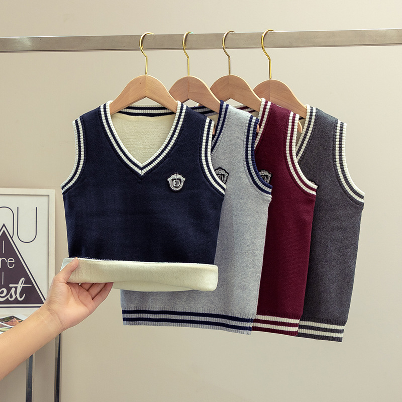 2025秋冬新款韩版男童学院风加绒针织背心儿童V领马甲小学生毛衣