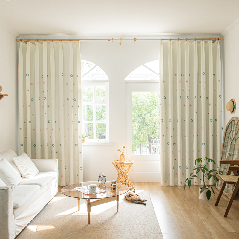 2023新c款主卧窗帘加厚轻奢现代简约半遮光隔热阳台绣花挂钩式遮