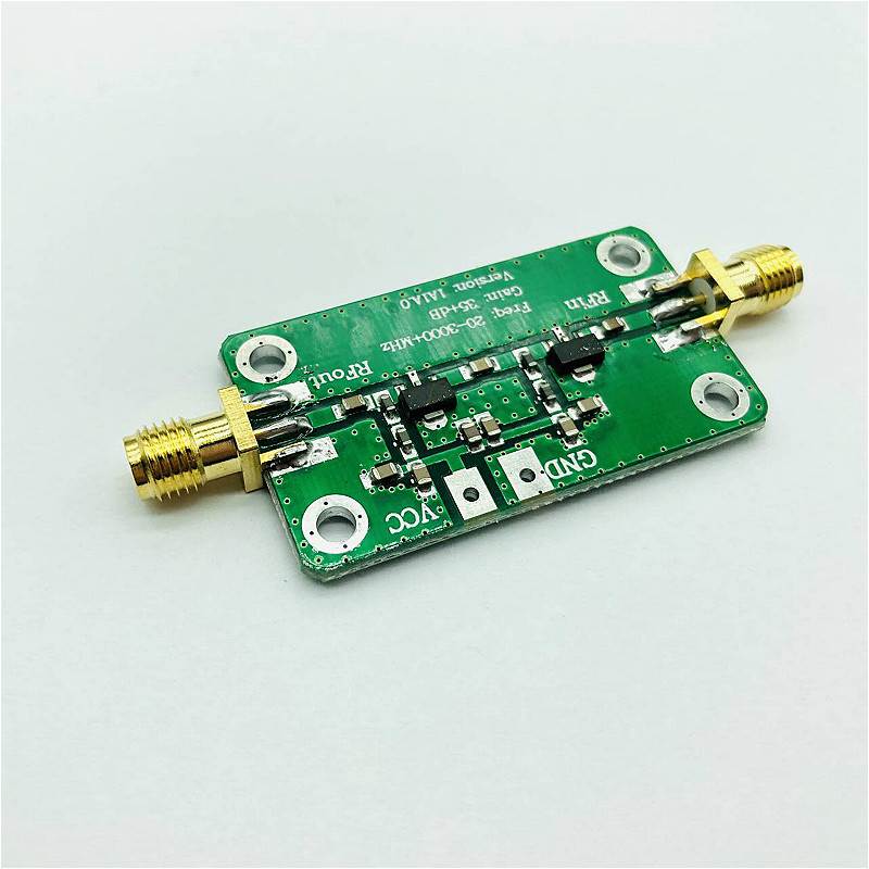 射频 宽带 低噪放 放大器 LNA（20-3000MHz增益：35dB）