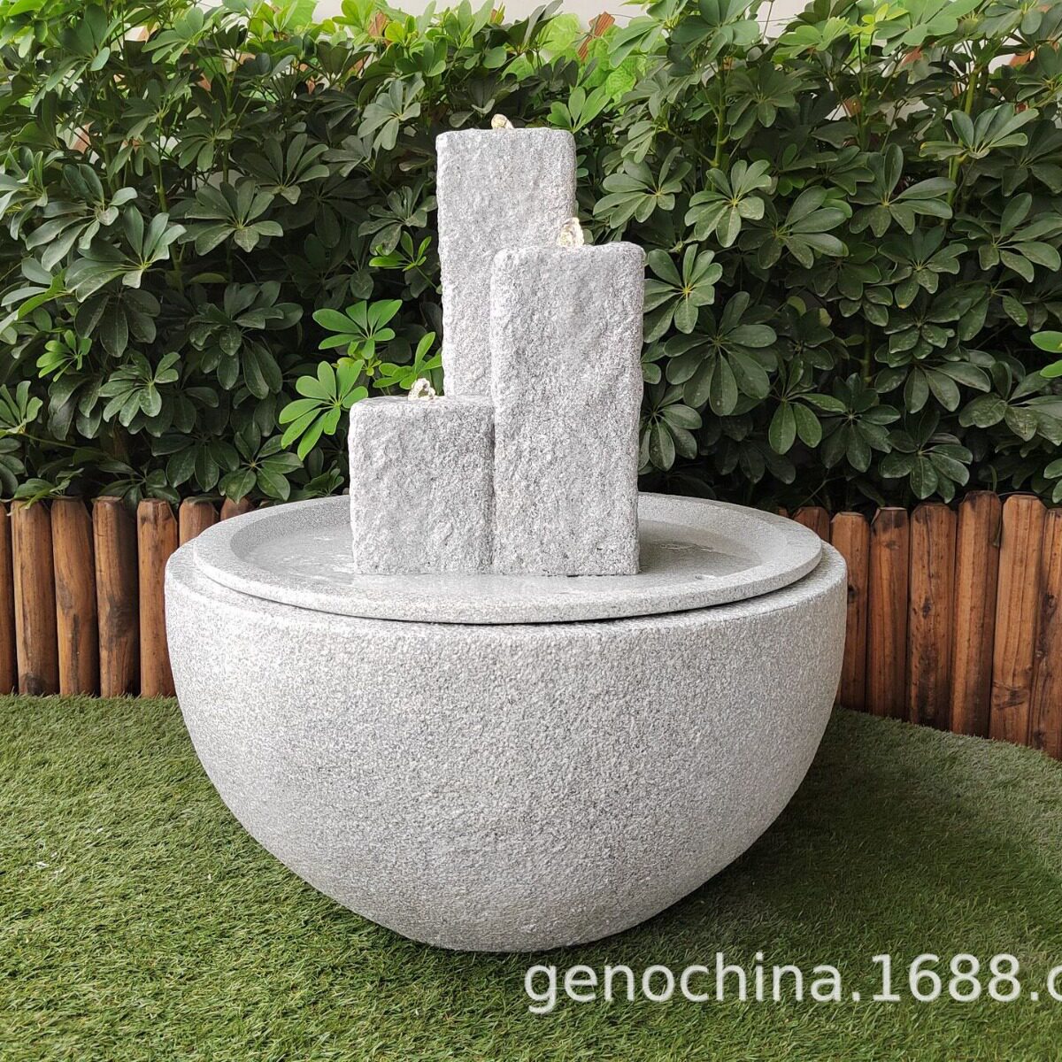 现代艺术三柱白色石头造型花盆