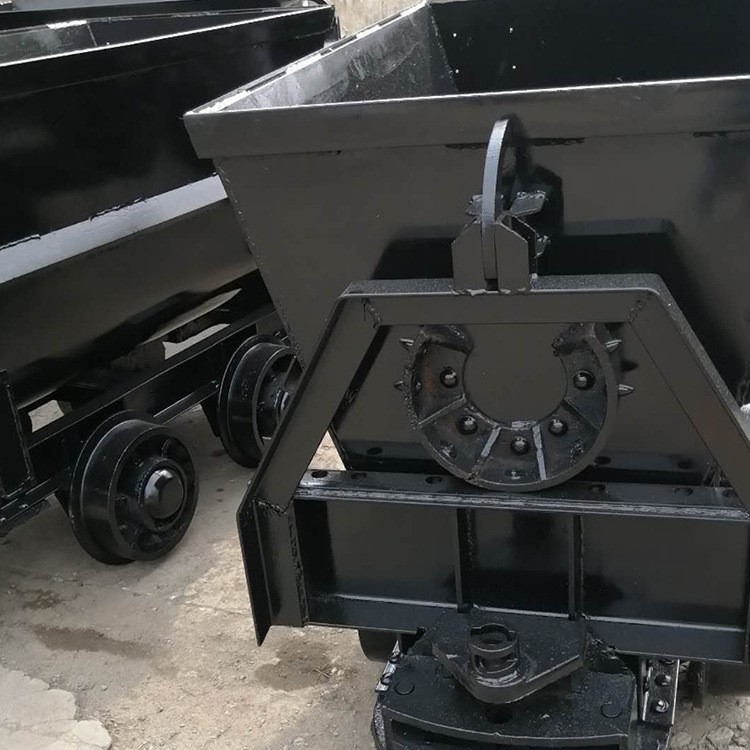 矿山设备梭式矿车曲轨侧卸式斗式矿车辆底卸式矿车设备翻斗式矿车