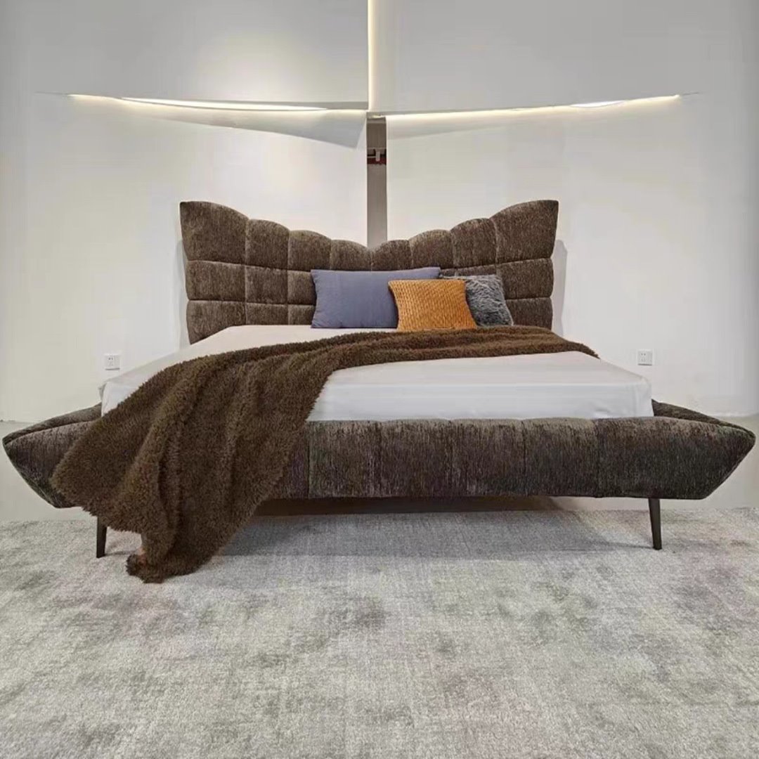 轻奢意式实木舒适艺术北欧布艺高端软装大床房