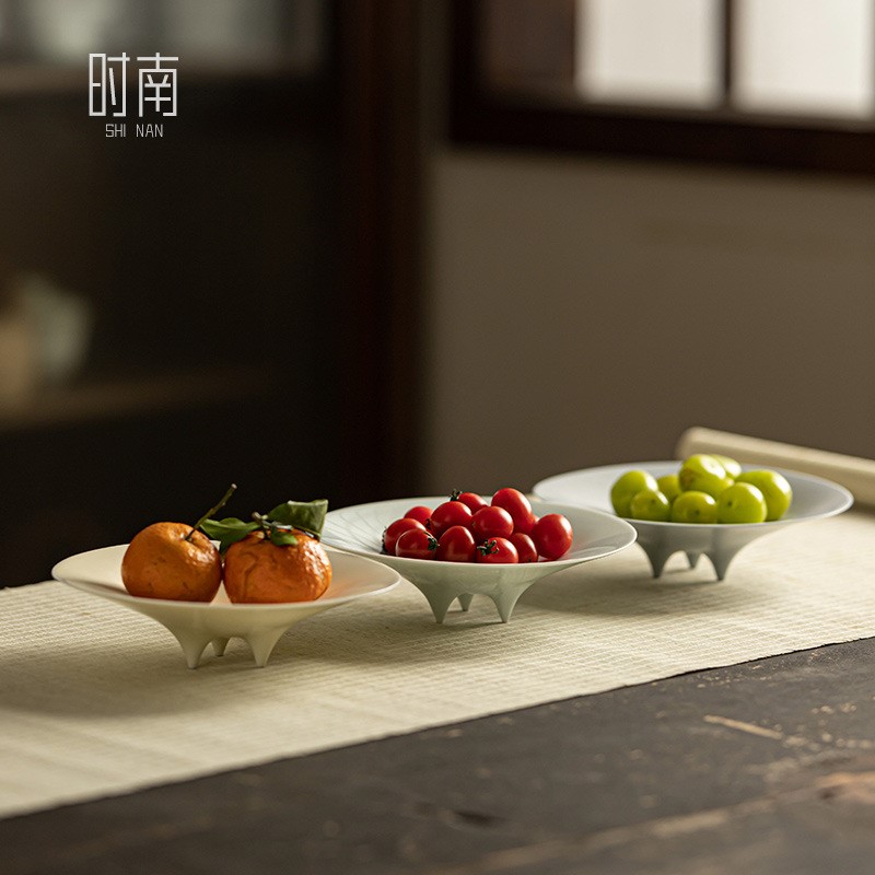 陶瓷水果盘小精致轻奢高档客厅家用三足茶点点心盘高脚甜品盘菜盘