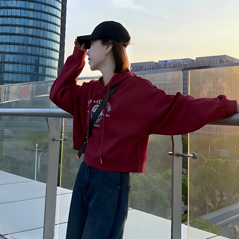 美式红色短款连帽卫衣女款20w24新款爆款春秋款宽松小个子长袖上