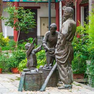 大型铸铜雕塑定制现代人物红军玻璃钢仿铜小吃街摆件肖像纯铜雕