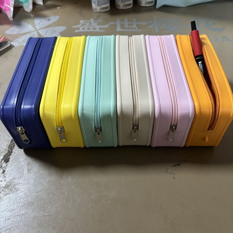 硅胶大号立式铅笔盒化妆包笔袋小学生高颜值简约大容量收纳文具盒