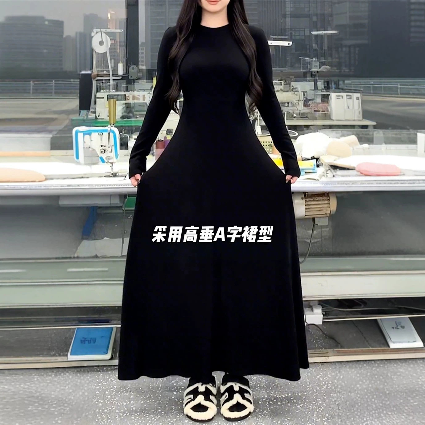 赫本风黑色长袖连衣裙子早秋季女装2025新款法式气质修身显瘦长裙