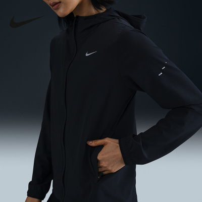 Nike耐克春秋季女子户外跑步运动休闲梭织简约夹克外套HQ0651-010