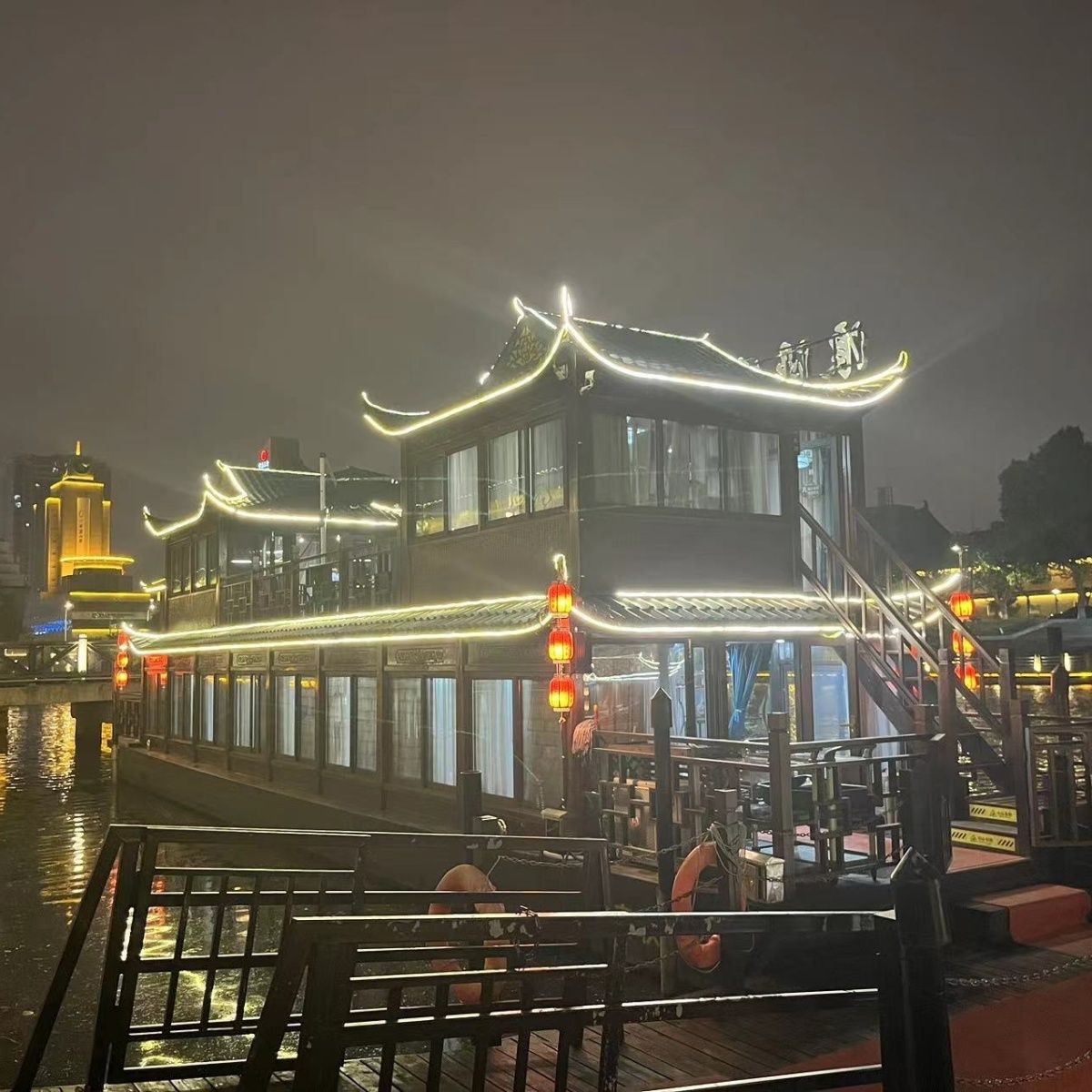 定制大型双层木船画舫船住民宿房船仿古观光旅游中式水上餐饮