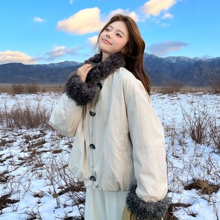 米色羊羔毛拼接白鸭绒羽绒服女冬季2025新款小个子短款巨好看的