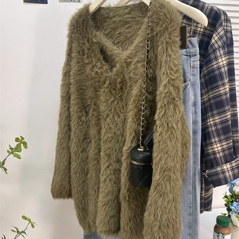 2024秋冬新款水貂绒针织连衣裙女V领宽松显瘦慵懒风百搭毛衣裙潮