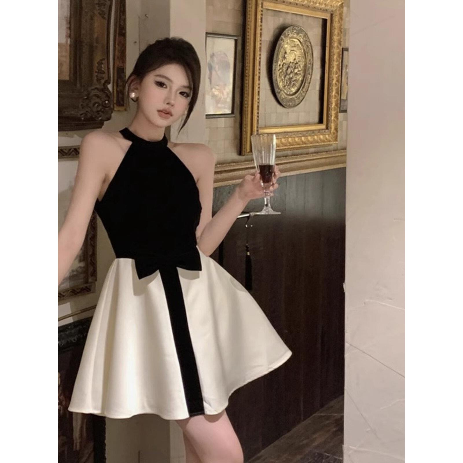 日系甜辣妹挂脖连衣裙女夏高级性感法式赫本风晚礼服小黑裙小个子