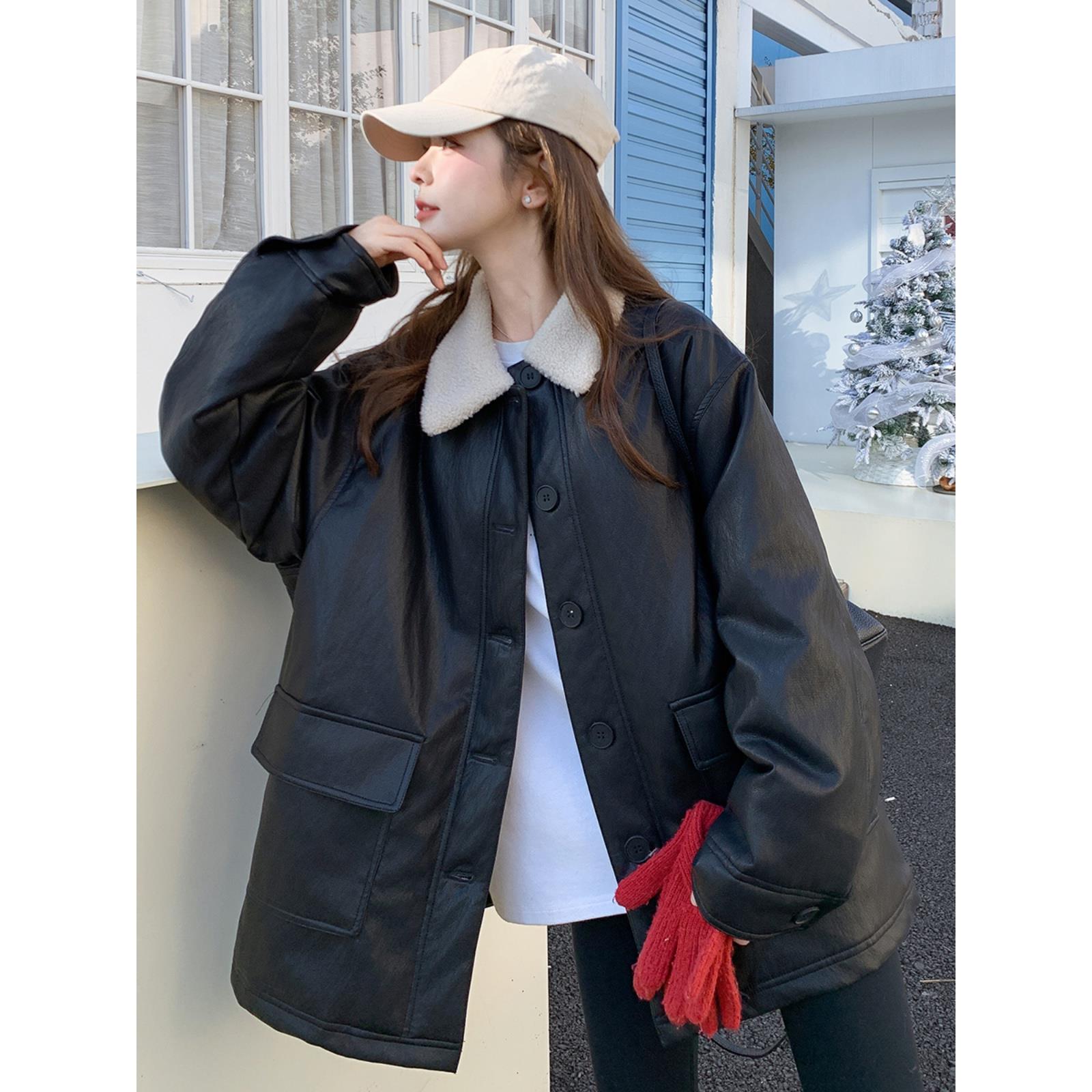 黑色皮衣夹克羽绒服女冬新款覆古羊羔毛翻领工装加厚90白鸭绒外套