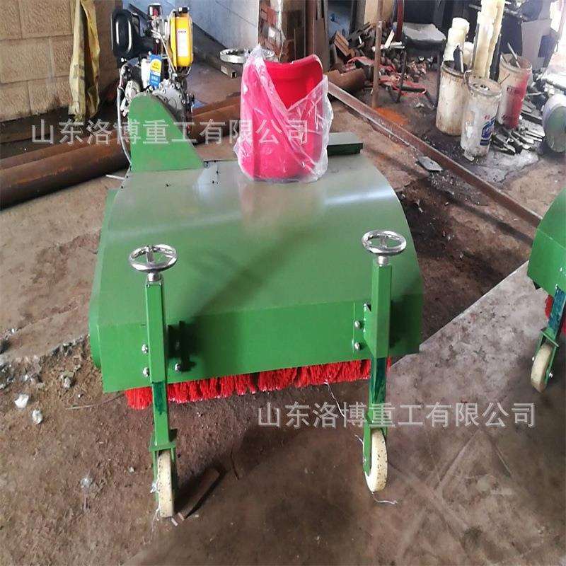 小型座驾式汽油草坪梳草机 电动草坪刷草机 座驾式人造草坪梳草机