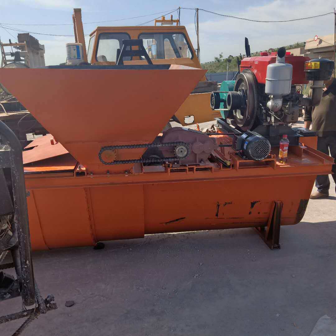 山东水利u型槽成型机路边排水沟滑模机混凝土渠道衬砌机