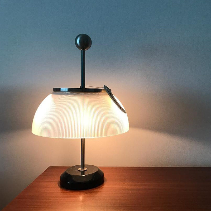 意大利Artemide Alfa北欧现代简约创意个性玻璃卧室床头书桌台灯
