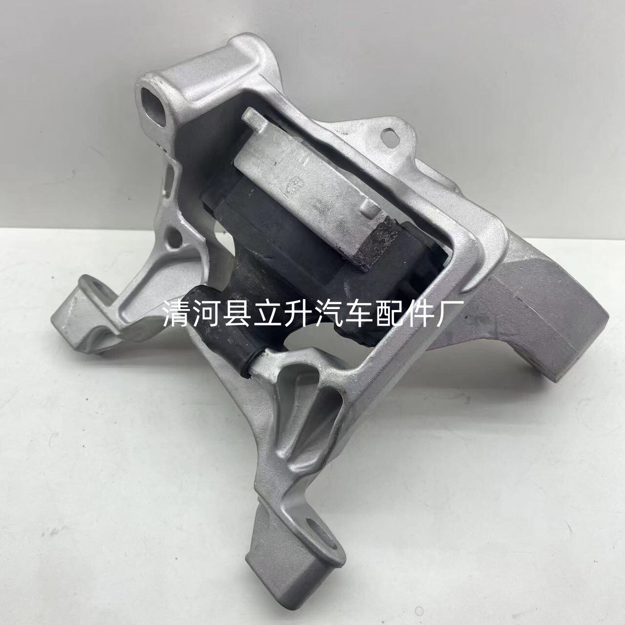KR1539060适用于马自达2013CX-5发动机支架