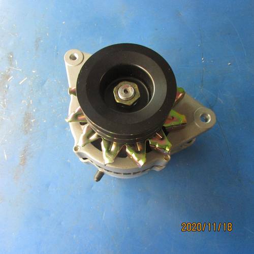 供应徐工装载机玉柴发动机配件860153038 A83S0-3701100发电机