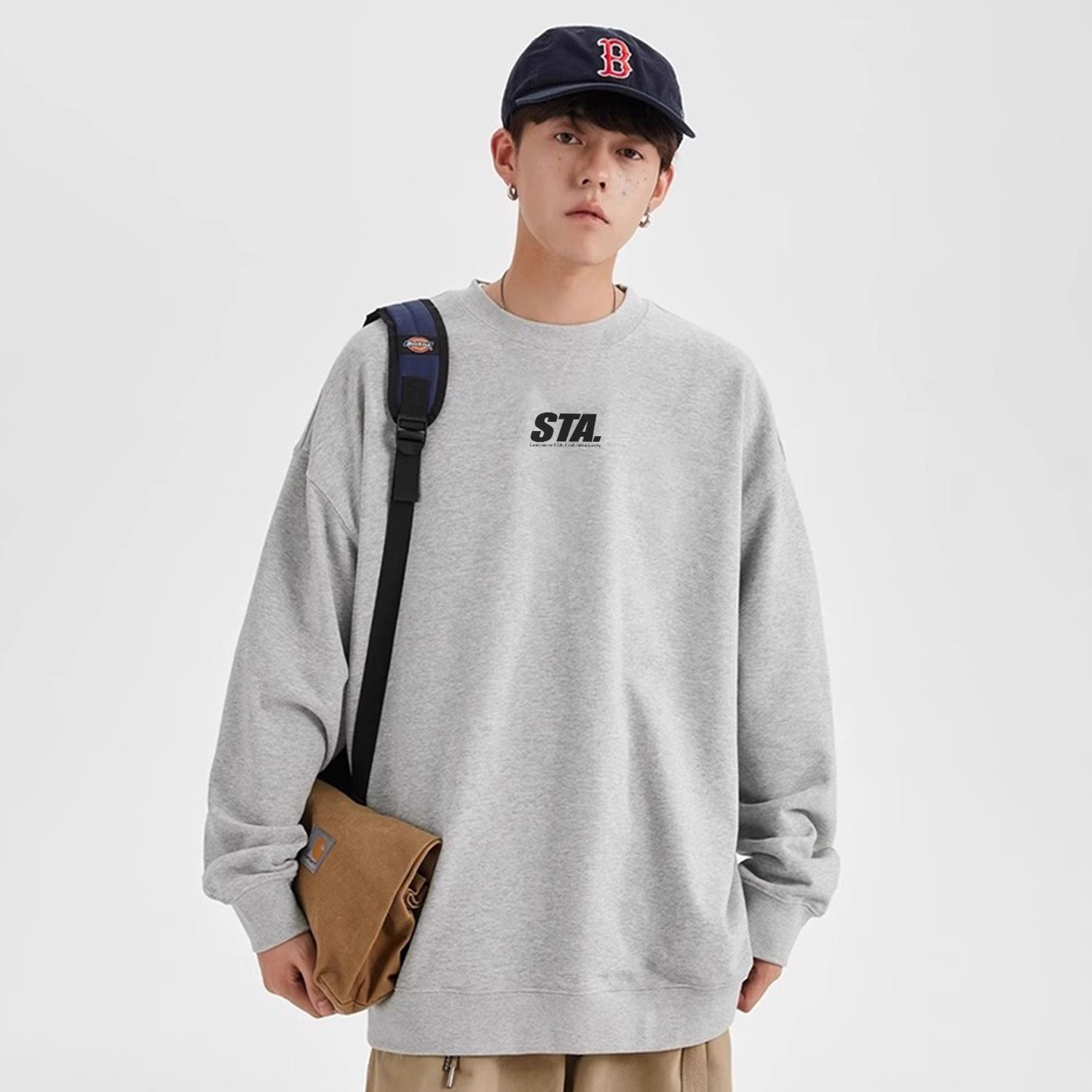 STA加绒简约款街头无帽卫衣长袖