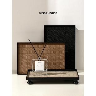 小西甲无障碍豪华风格 木脚编织图案皮革铁矩形板桌面收纳板入口装