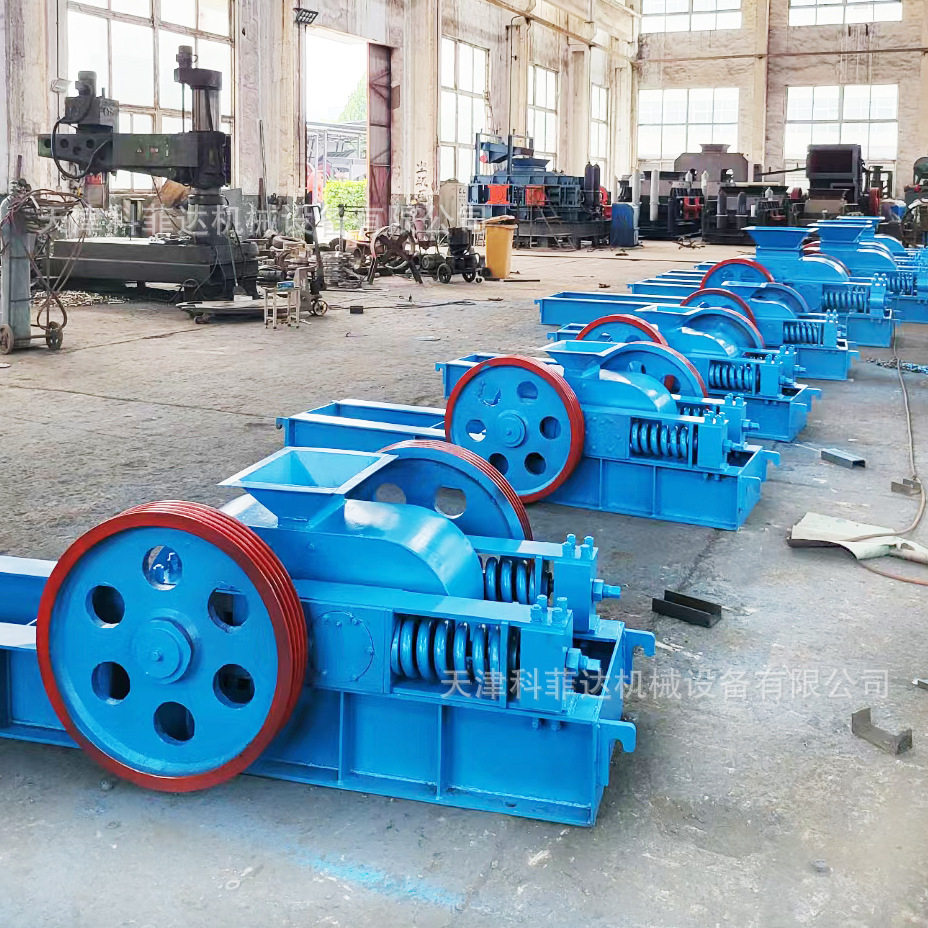 对辊式破碎机挤压破碎粉尘少新型建材化工材料辊式破碎机现货供应