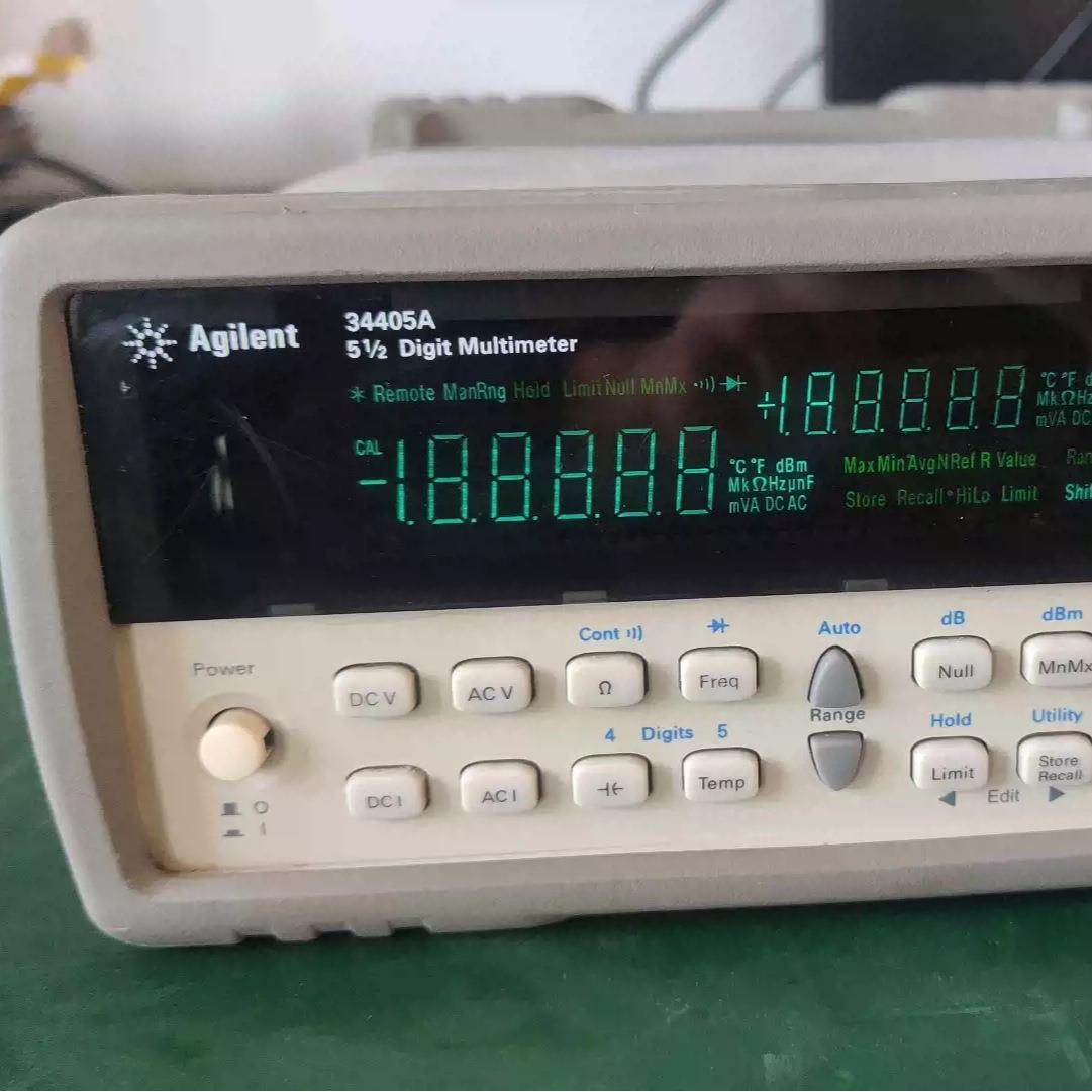 Agilent 34405A 5 1/2 位高性能数字万用表台式万用表34401A