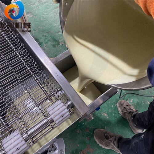 小型洋葱圈甜甜圈裹黑巧克力机器 蜂蜜人参片淋代可可脂设备试机