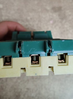 闸刀开关3相32A电源电刀闸三相负荷开关电闸刀380V32A绿色2个包邮