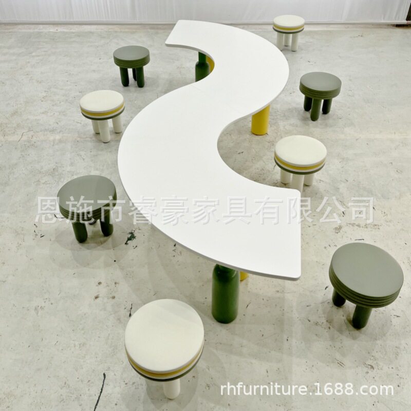 厂家直销现代售楼处部儿童区游乐园区桌椅酒店大堂娱乐木质桌创意