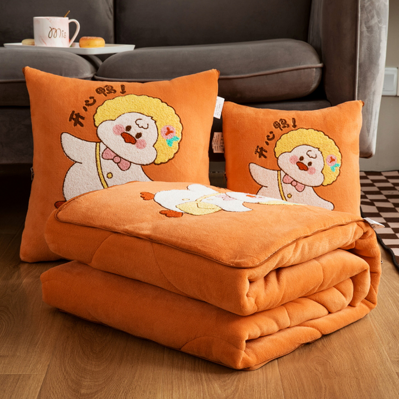 加厚抱枕被子两用二合一汽车枕头被车载牛奶绒靠枕被办公室空调毯