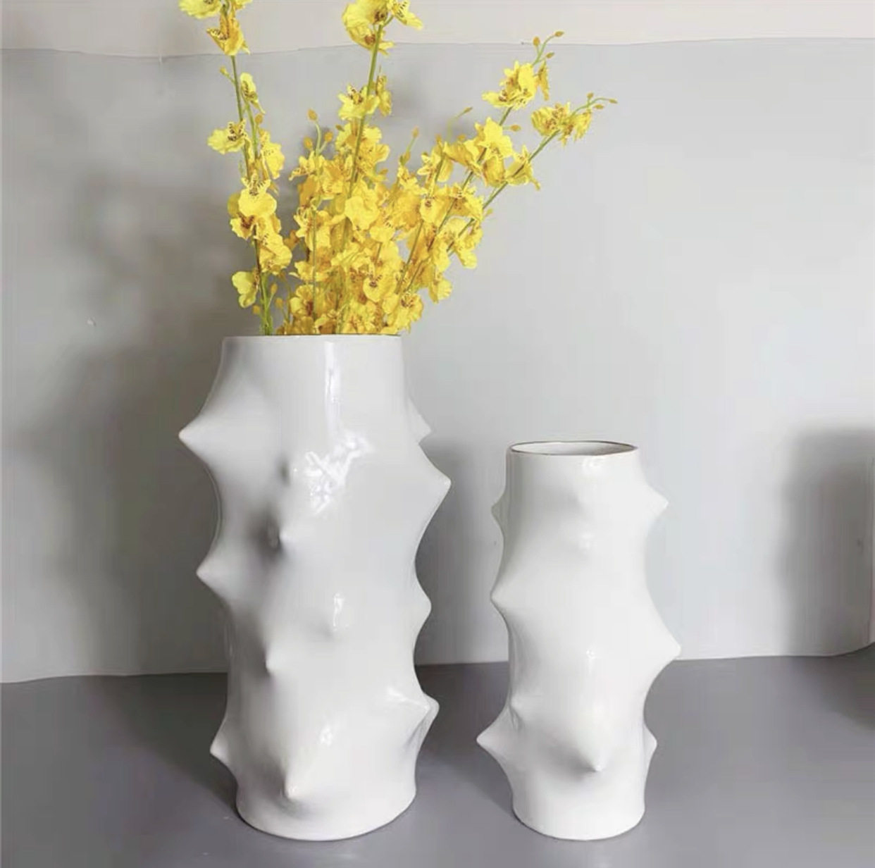 意式简约创意黑白树脂花瓶干花花器现代售楼中心样板房间软装饰品,电子元器件市场,电线扎带/束线带,淘宝优惠券,粉丝福利购,淘宝优惠卷