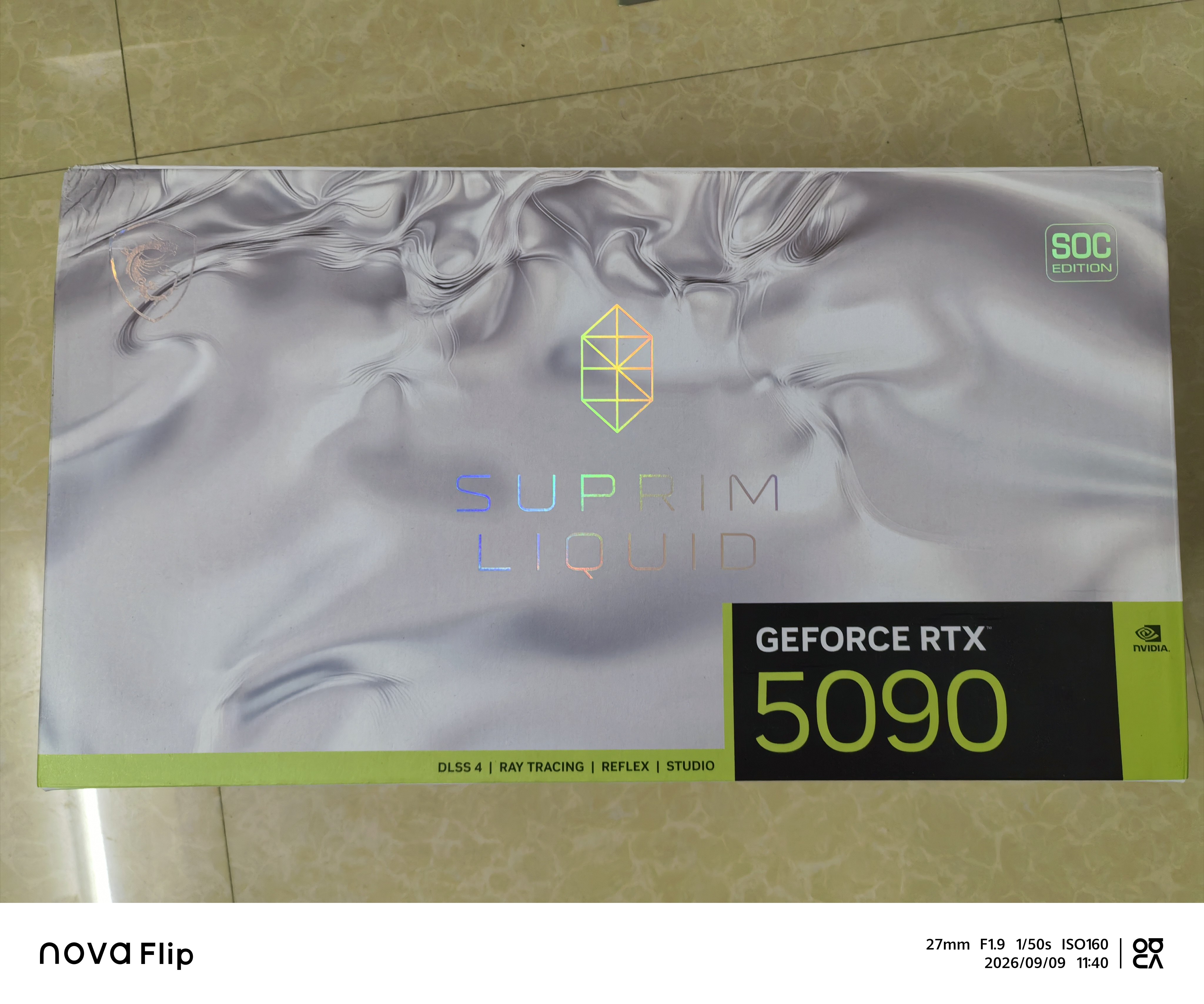 微星（水超龙）SUPRIM LIQUID RTX5090 SOC版水冷显卡散热器，图片